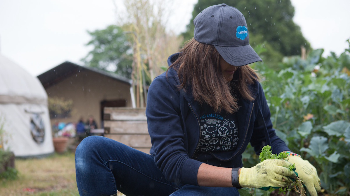 Read more about the article Practicing Earth Kindness: How Salesforce Employees Are Honoring Earth Month